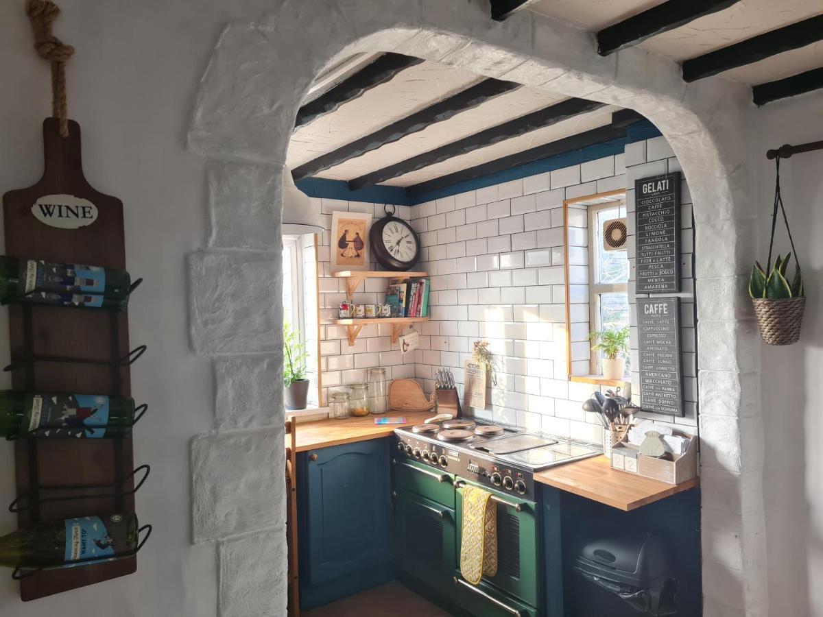 Old Road Cottage Pet Friendly Outdoors Beaches Neath Kültér fotó