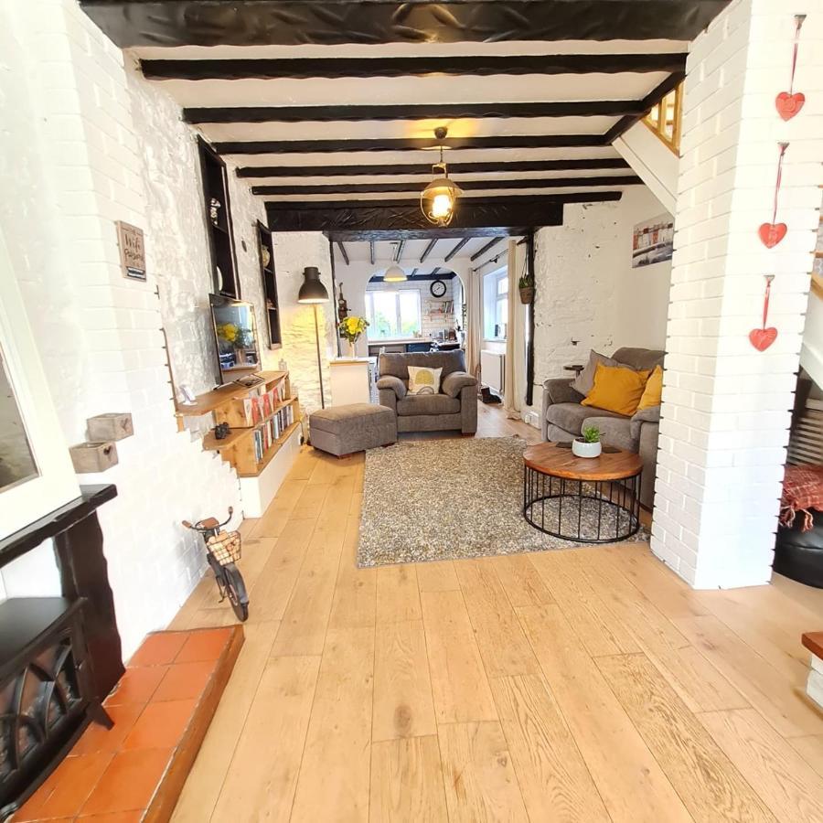 Old Road Cottage Pet Friendly Outdoors Beaches Neath Kültér fotó